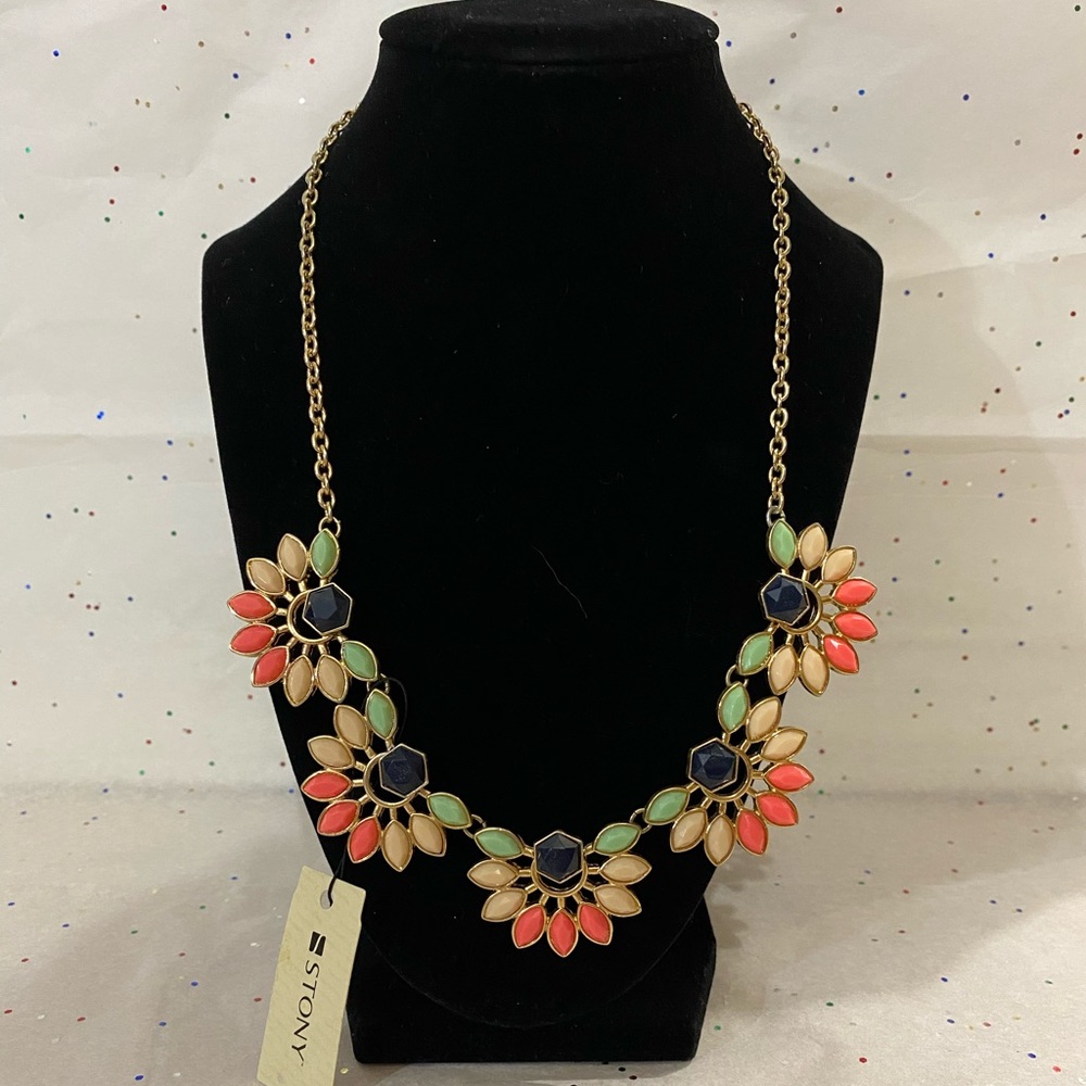 🛍$15 SALE🛍 
Stony Necklace